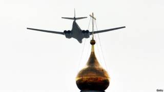Ту-160 во время авиапарада над Красной площадью