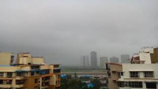 मुंबई में बारिश, जन जीवन अस्त व्यस्त