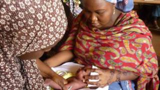 Ana yiwa jariri riga-kafin Polio