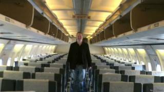 Nigel Short, sozinho no avião (Foto: arquivo pessoal)
