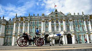 Конная повозка в Петербурге