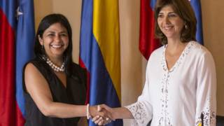Delcy Rodríguez y María Ángela Holguín