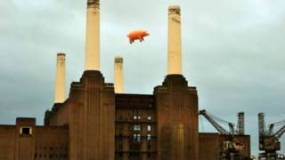 Porco sobrevoando usina de Battersea