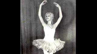Лариса Семенова танцует