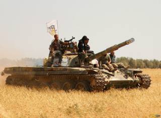 Танк, захваченный исламистами у сирийской армии