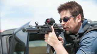 Benicio del Toro en la película Sicario.