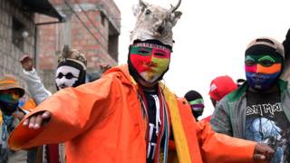 Los danzantes y luchadores