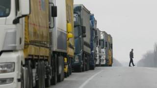 Російські вантажівки блокують вже в 9 областях