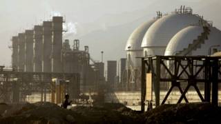Нефтеперерабатывающее предприятие в Иране