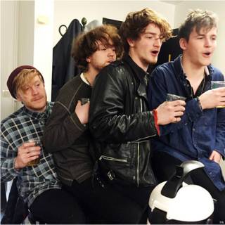 viola_beach