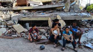 Edificio destruido en Manta