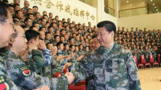 习近平视察中共中央军委联合作战指挥中心(新华社图片20/4/2016)