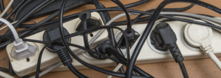 Un enredo de cables