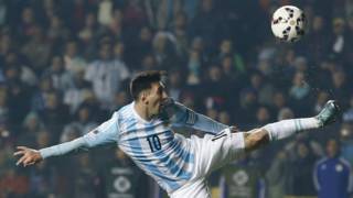 Lionel Messi por Argentina