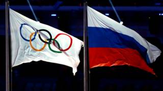 Флаги МОК и России