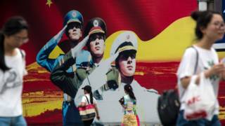 上海街頭的解放軍宣傳海報