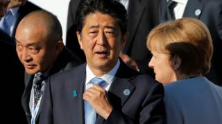 在乌兰巴托出席亚欧峰会的日本首相安倍晋三。