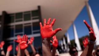 protes kekerasan terhadap perempuan di brasilia mei lalu