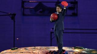 Японський прем'єр з'явився на закритті Олімпіади у костюмі Супер Маріо