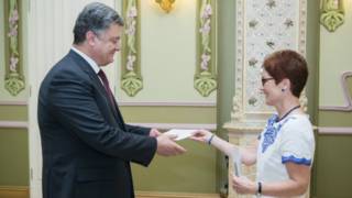 В начале 2000-х Мари Йованович была заместителем главы миссии посольства США в Киеве