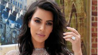 Kim Kardashian khoe ảnh chụp chiếc nhẫn kim cương lớn