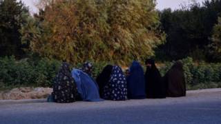 ښځې ګهیځ وختي دلته د کار موندلو لپاره راځي