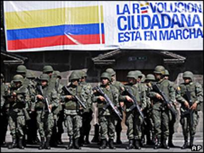 Ecuador Gobierno Sube Sueldos De Policias Y Militares Bbc News
