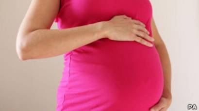 Movimento dorme barriga enquanto em de grávida