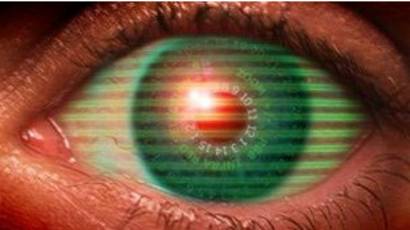 Goz Atmak Istediginizi Gozunuze Atan Lens Bbc News Turkce