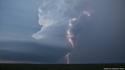 Sang Pemburu Badai Bbc News Indonesia