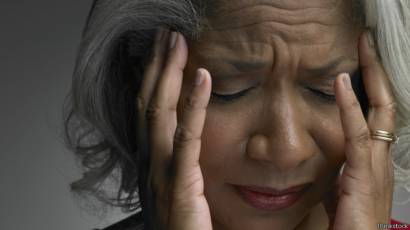 Dolor de cabeza de migraña debido al resfriado