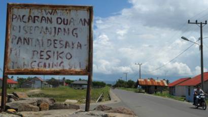 Perda Jinayat Aceh Terus Dikecam Bbc News Indonesia