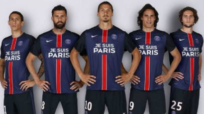 لاعبو باريس سان جيرمان يرتدون قمصانا خاصة تكريما لضحايا الهجمات