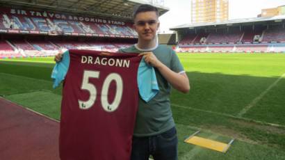 West Ham United Rekrut Gamer Terkenal Bbc News Indonesia