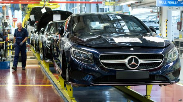 Mercedes benz de la Clase S en una fábrica de Alemania