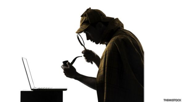 Sherlock Holmes investiga una computadora