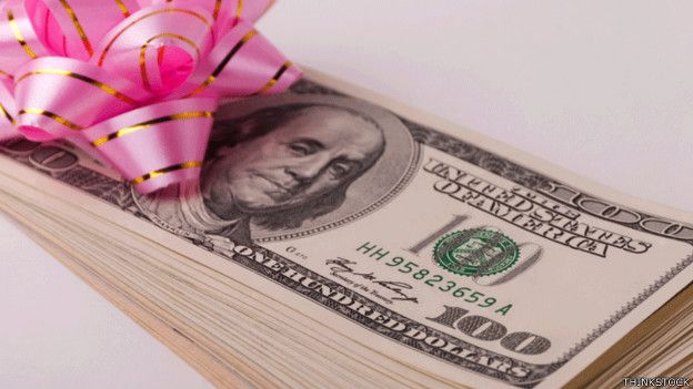 Dolares