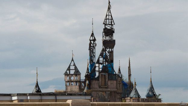 dismaland, castillo