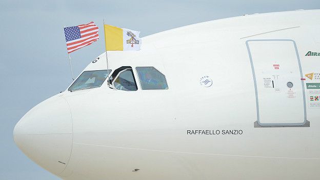Avion del papa llega a Estados Unidos