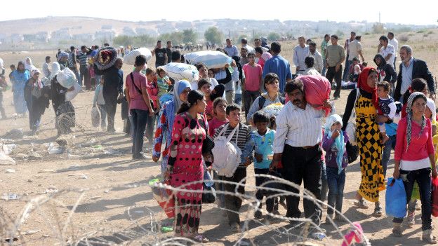 Refugiados sirios huyen del autodenominado Estado Islámico.