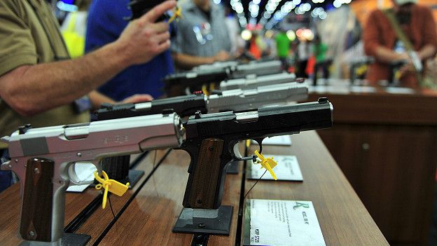 Exhibición de pistolas Ruger