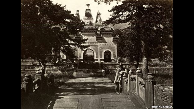 Thomas Child. No. 138. Pe-Yun-Tze, Azure Cloud Temple. Década de 1870. Copia en papel a la albúmina.