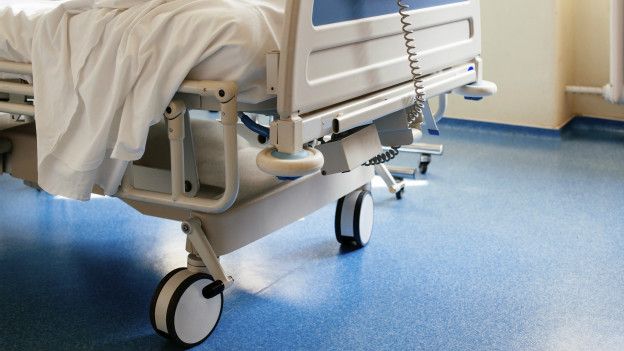 cama dde hospital vacía