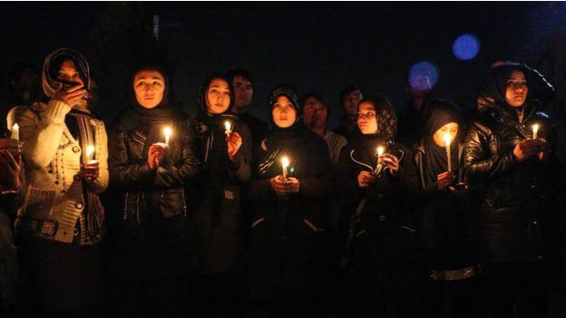 Vela por los rehenes en Afganistán