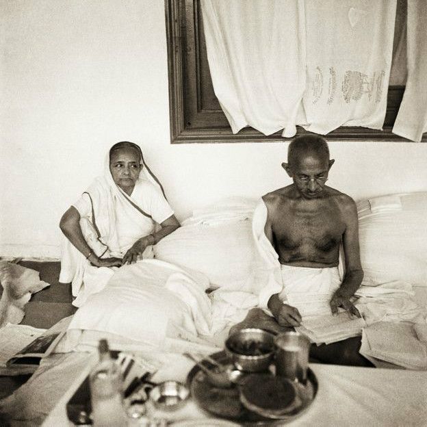 160111154055_mahathma_gandhi_624x624_bbc_nocredit.jpg