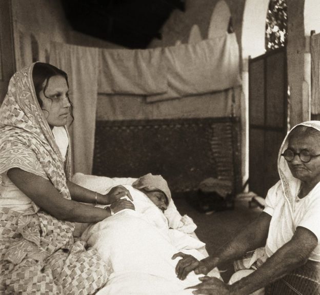 Foto de Kanu Gandhi cortesía de Ghita Mehta.