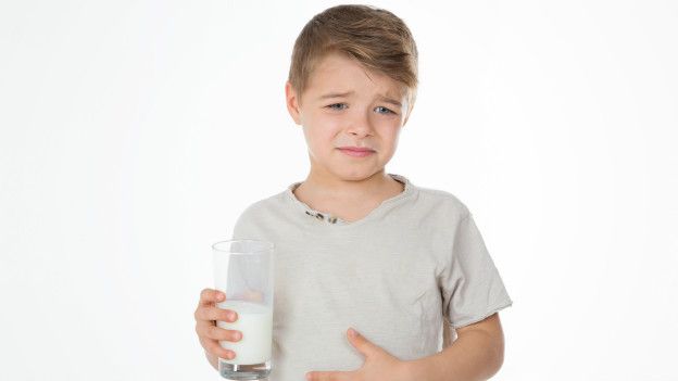 Niño con naúseas