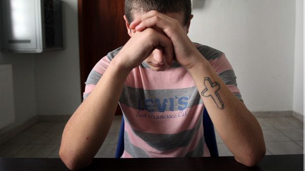 Alfred Vukaj, de 17 años, cumple condena por matar a una persona y herir a dos cuando buscaba vengar la muerte de un tío.