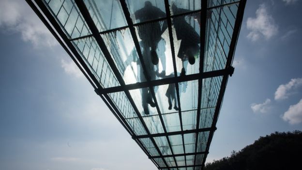 Puente de vidrio