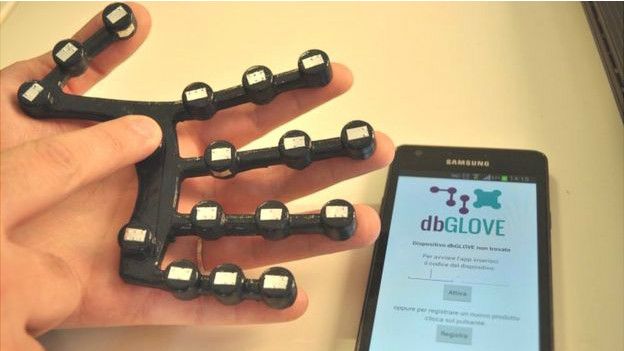 Рукавица dbGLOVE превращает руку в устройство для ввода информации